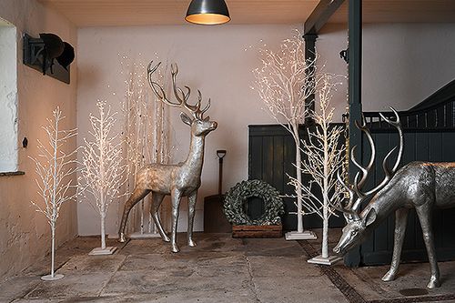 Coach House - Christmas Stand